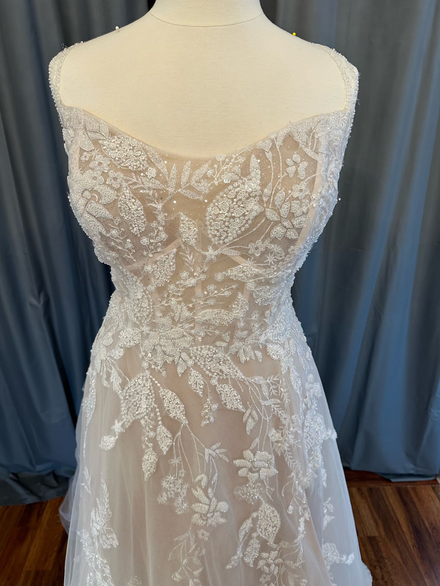 Allure Bridals A1114 Sample - Size 28