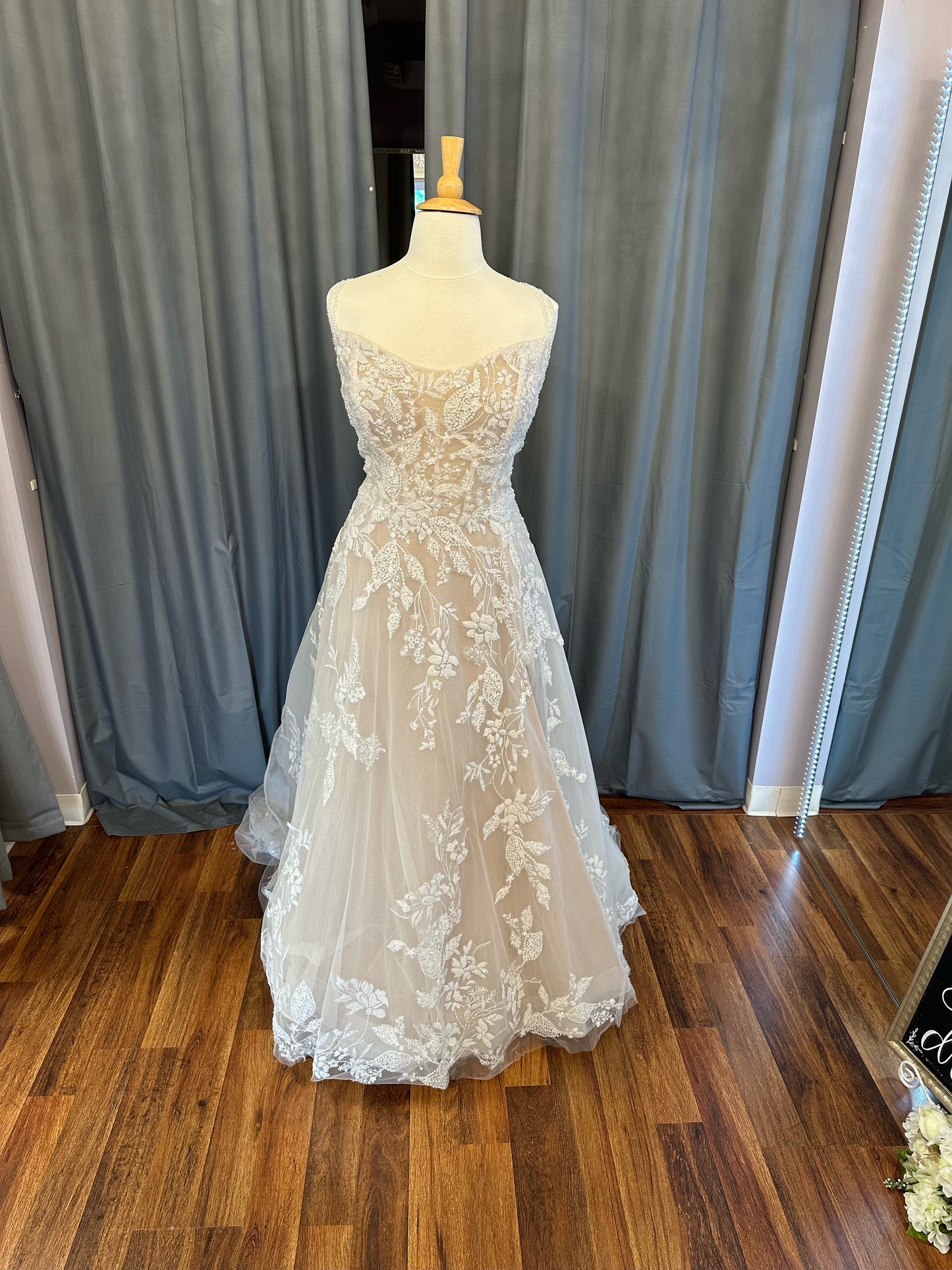 Allure Bridals A1114 Sample - Size 28